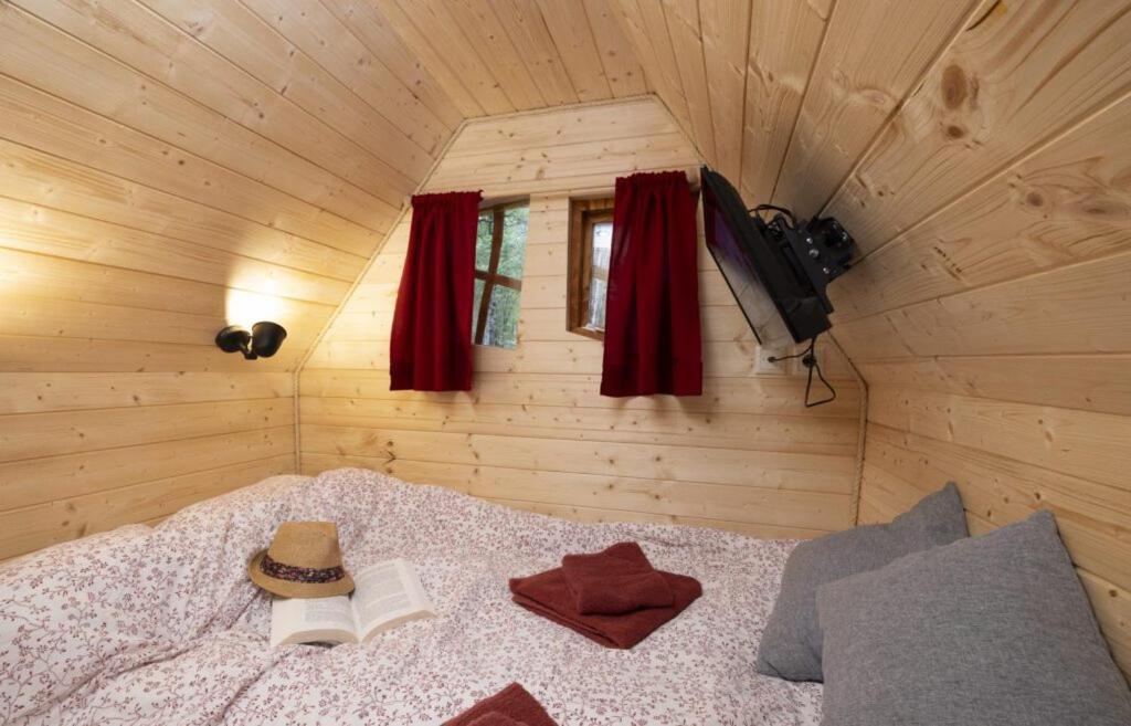 Camping Ushuaia Villages Au Bois Joli Andryes ภายนอก รูปภาพ