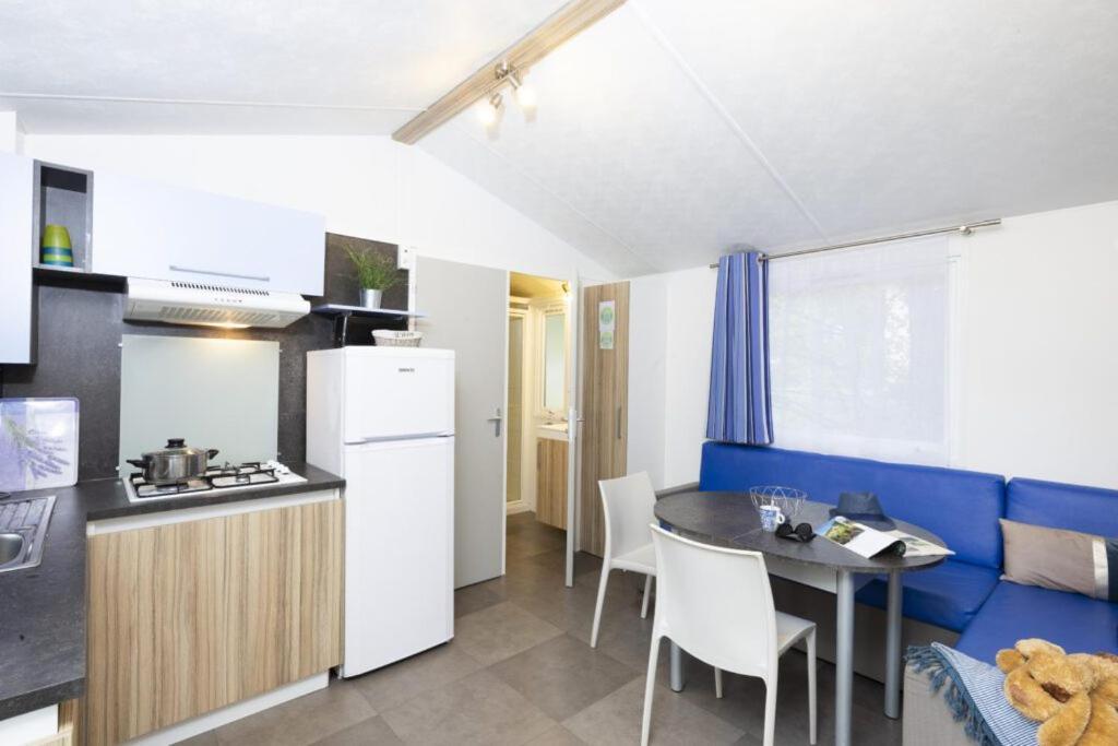 Camping Ushuaia Villages Au Bois Joli Andryes ภายนอก รูปภาพ